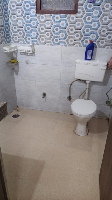 Bathroom in 1 BHK Apartment at Sultanpur – for Rent