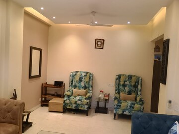 Living Room in 3 BHK Builder Floor at Green Wood City, Sector 45 – for Rent