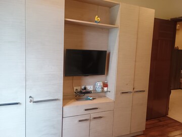 Furnished Amenities in 3 BHK Builder Floor at Green Wood City, Sector 45 – for Rent
