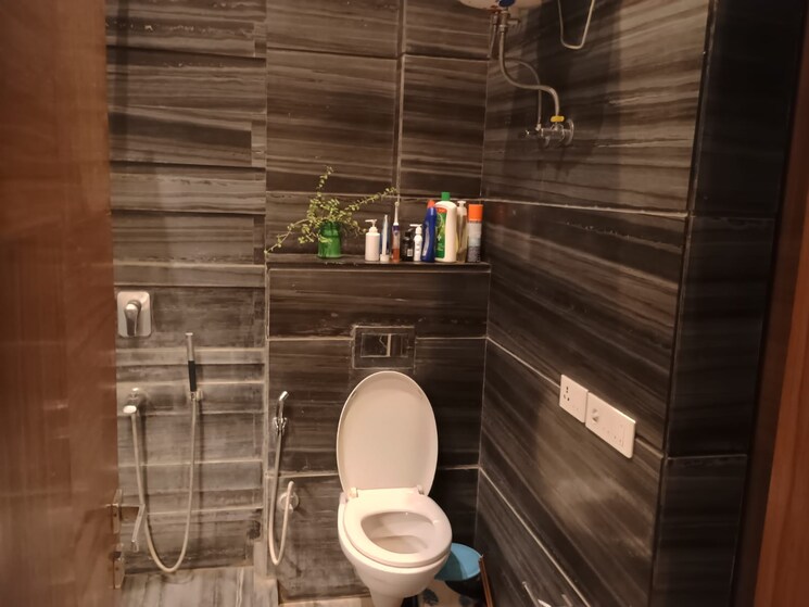 Bathroom, green-wood-city 3 Bedroom 2500 Sq.Ft. Builder Floor In Sector 45 Gurgaon 9222016