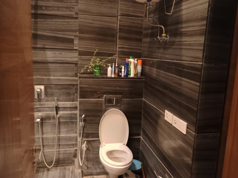 Bathroom, green-wood-city 3 Bedroom 2500 Sq.Ft. Builder Floor In Sector 45 Gurgaon 9222016