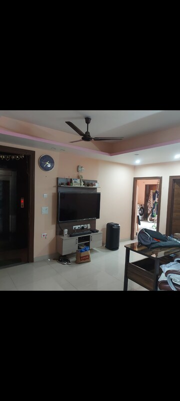 Living Room in 3.5 BHK Builder Floor at Palam Vihar Residents Association, Palam Vihar – for Rent