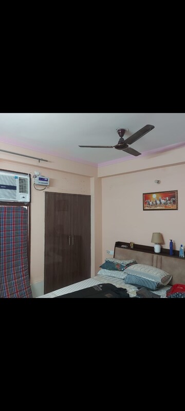 Bedroom in 3.5 BHK Builder Floor at Palam Vihar Residents Association, Palam Vihar – for Rent