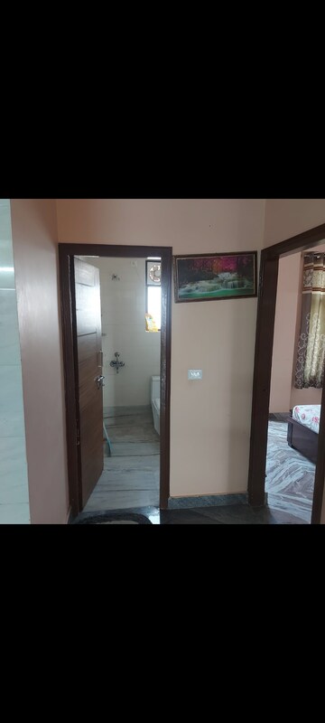 Building Lobby in 3.5 BHK Builder Floor at Palam Vihar Residents Association, Palam Vihar – for Rent