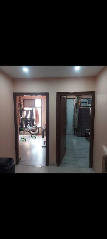 Room in 3.5 BHK Builder Floor at Palam Vihar Residents Association, Palam Vihar – for Rent