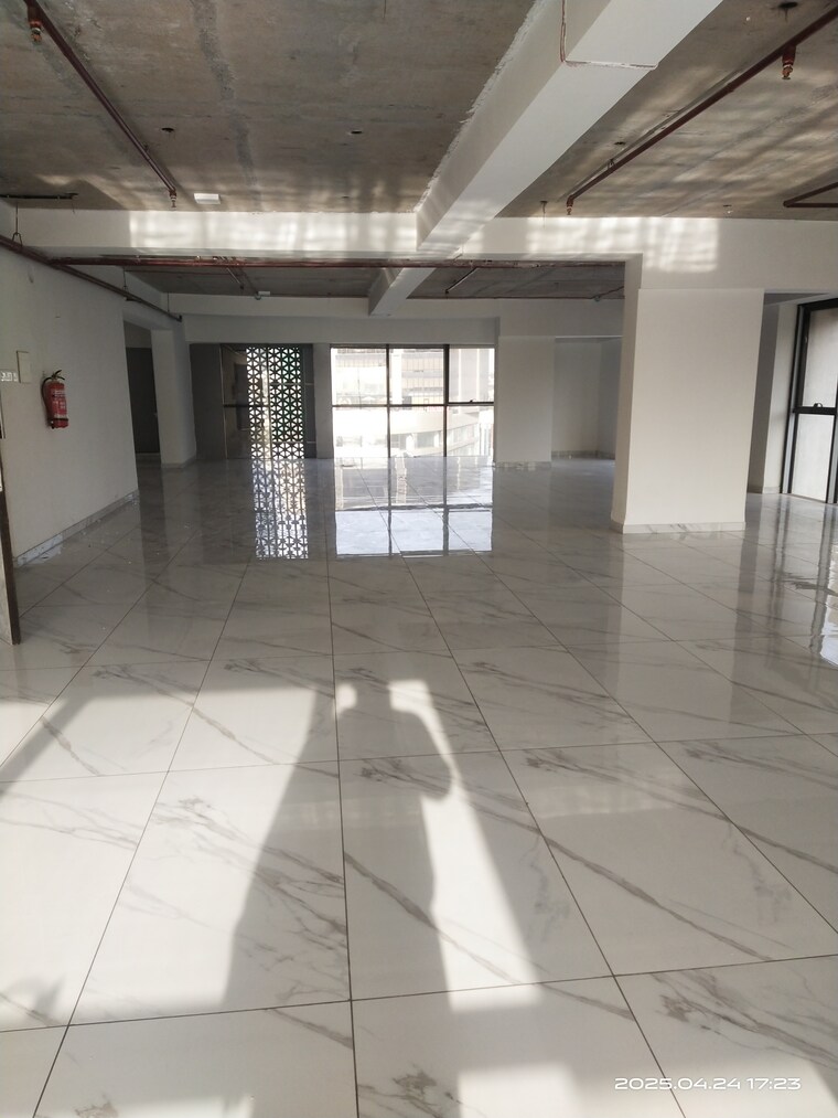 Team Area, gayatri-heights Commercial Office Space 2000 Sq.Ft. In Andheri East Mumbai 9222108