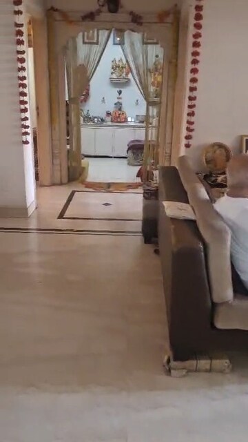 Living Room in 3.5 BHK Apartment at Suncity Heights, Sector 54 – for Sale