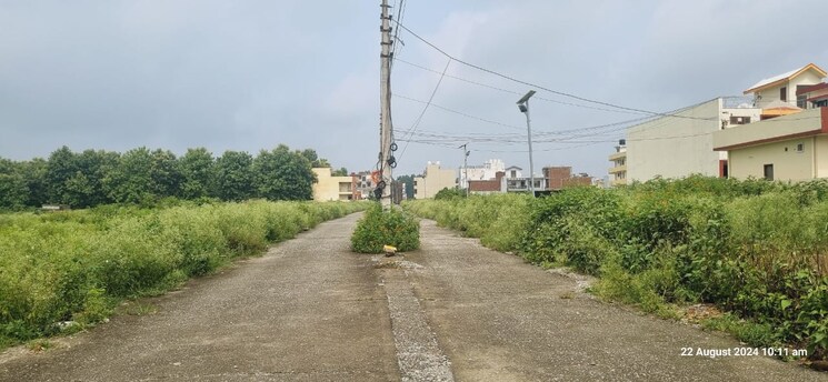 Garden, paundha  120 Sq.Yd. Plot In Paundha Dehradun 9222046