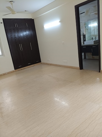 Room in 6+ BHK Independent House at New Friends Colony – for Sale