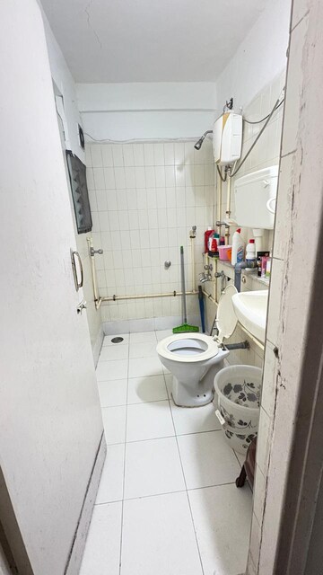 Bathroom in 1 BHK Apartment at Punit Tower II, Cbd Belapur Sector 11 – for Sale
