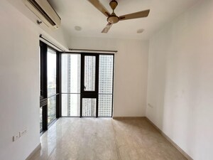 Room in 3 BHK Apartment at Worli Residency, Worli – for Rent