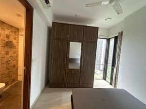 Room in 3 BHK Apartment at Worli Residency, Worli – for Rent