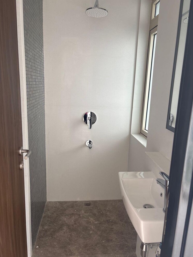 Bathroom, lodha-parkside 3 Bedroom 1098 Sq.Ft. Apartment In Worli Mumbai 9222167