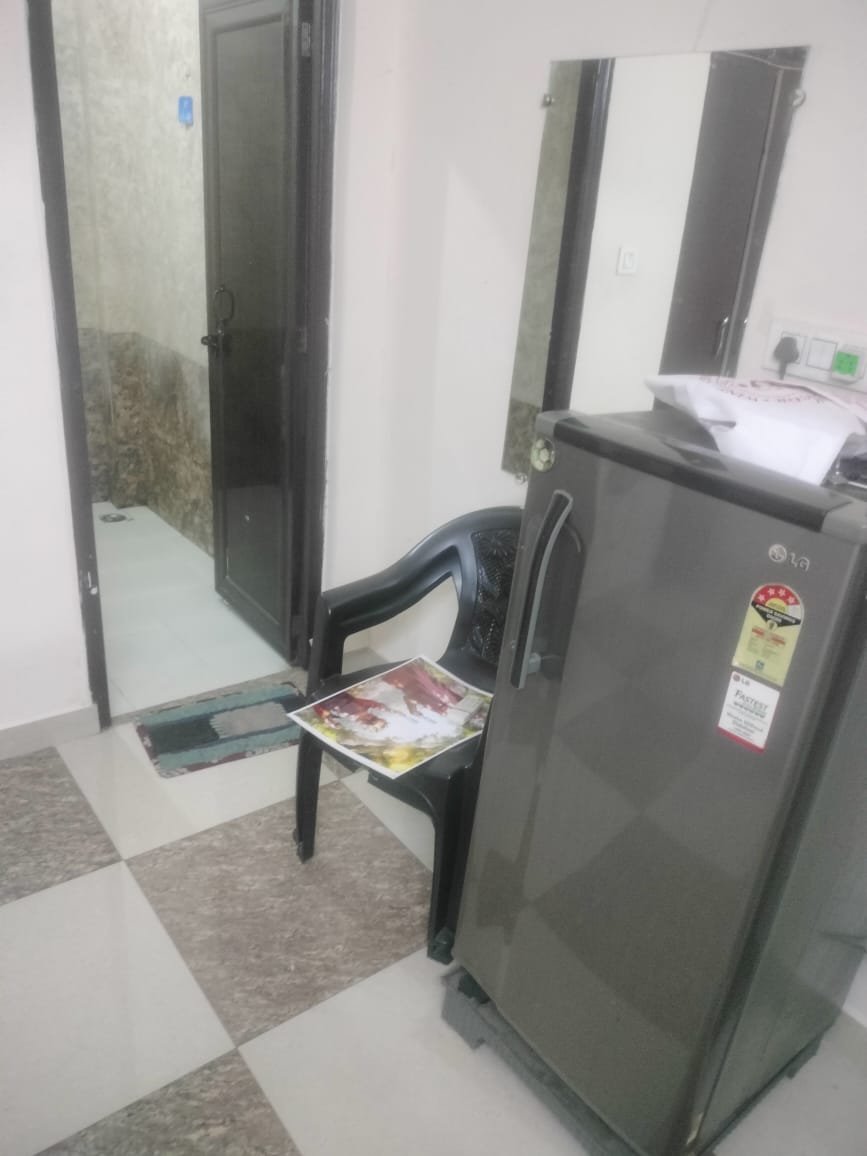 1 Rk  + Extra Room 300 Sq.Ft. Apartment in Varun Enclave