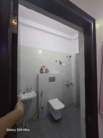Bathroom in 2 BHK Independent House at Faizabad Road – for Rent