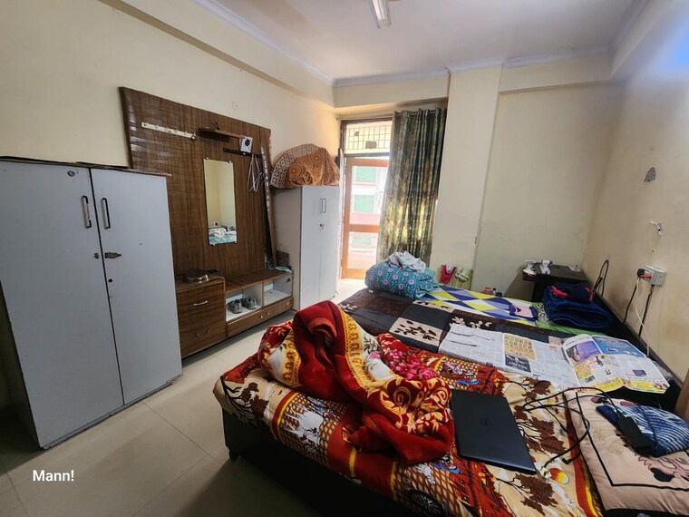 Bedroom, sector 62 Pg For Boys & Girls In Sector 62 9222228