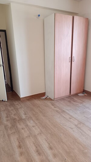 Room in 3 BHK Apartment at BPTP Park Grandeura, Sector 82 – for Rent