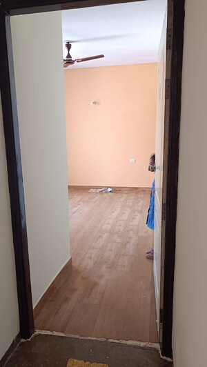 Room in 3 BHK Apartment at BPTP Park Grandeura, Sector 82 – for Rent