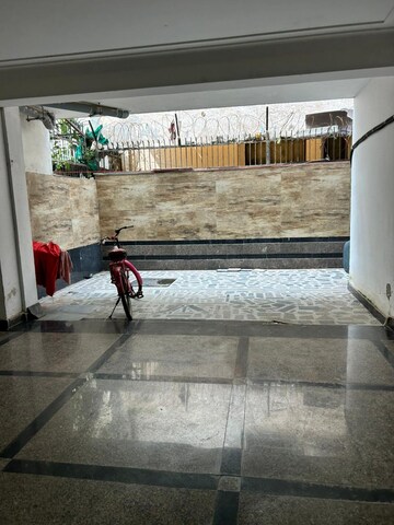 Parking in 1 RK Apartment at Palam Vihar Residents Association, Palam Vihar – for Rent
