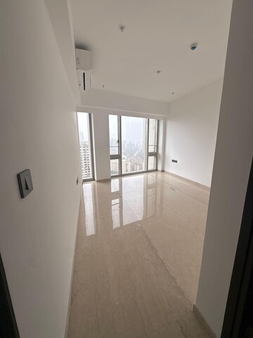 Room in 3 BHK Apartment at Lodha Kiara, Worli – for Rent