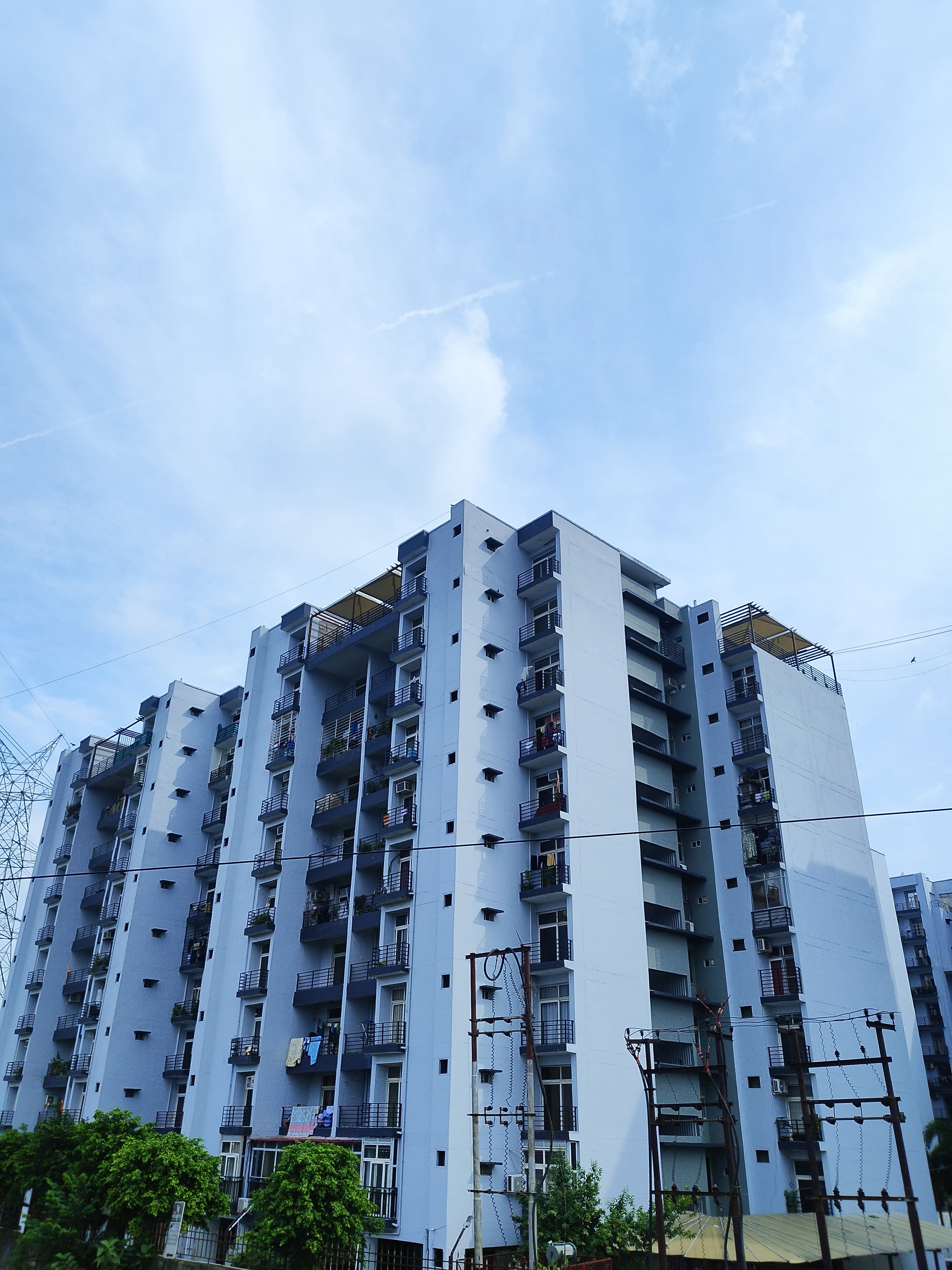 2 BHK + Extra Room Apartment For Rent in Goel Heights