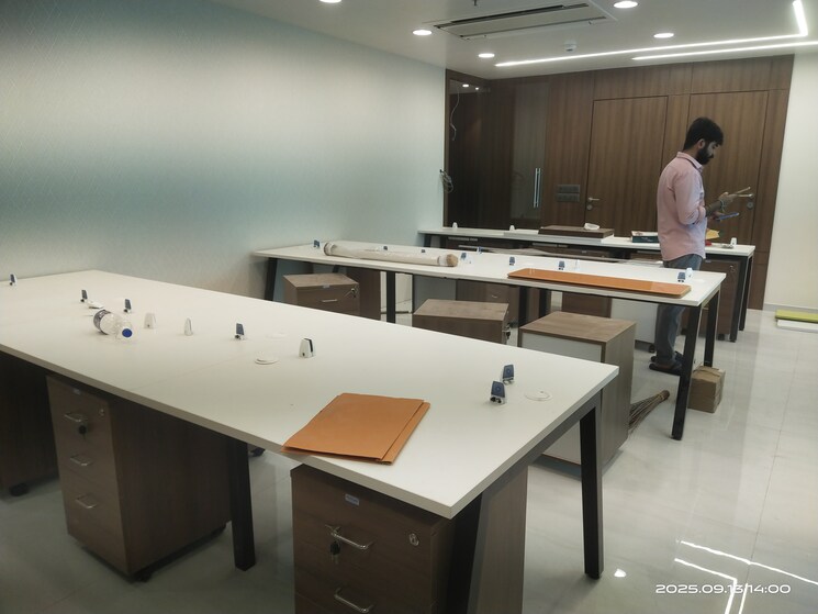 Team Area, parinee-i Commercial Office Space 2000 Sq.Ft. In Andheri West Mumbai 9222488
