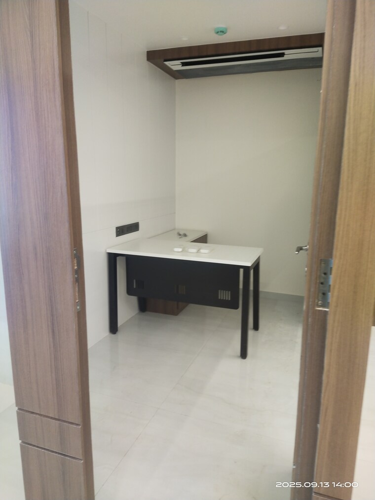 Team Area, parinee-i Commercial Office Space 2000 Sq.Ft. In Andheri West Mumbai 9222488