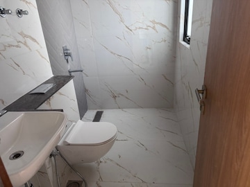 Bathroom in 3 BHK Builder Floor at Vipul World Plots, Sector 48 – for Rent