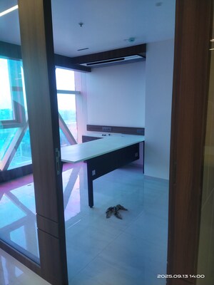 Furnished Amenities in  Office Space at Parinee I, Andheri West – for Rent