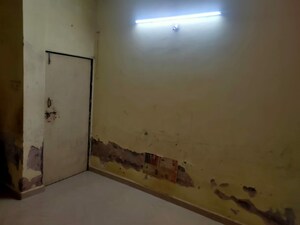 Room in 1 RK Apartment at Dhankawadi – for Rent