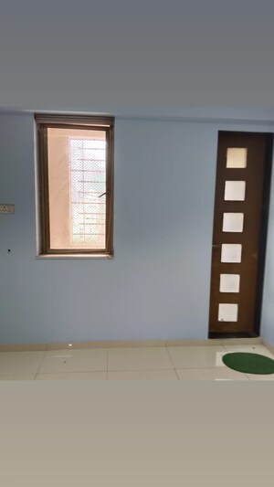 Room in 3.5 BHK Apartment at Siddhachal Apartment 8, Vasant Vihar – for Rent