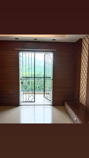 Room in 3.5 BHK Apartment at Siddhachal Apartment 8, Vasant Vihar – for Rent