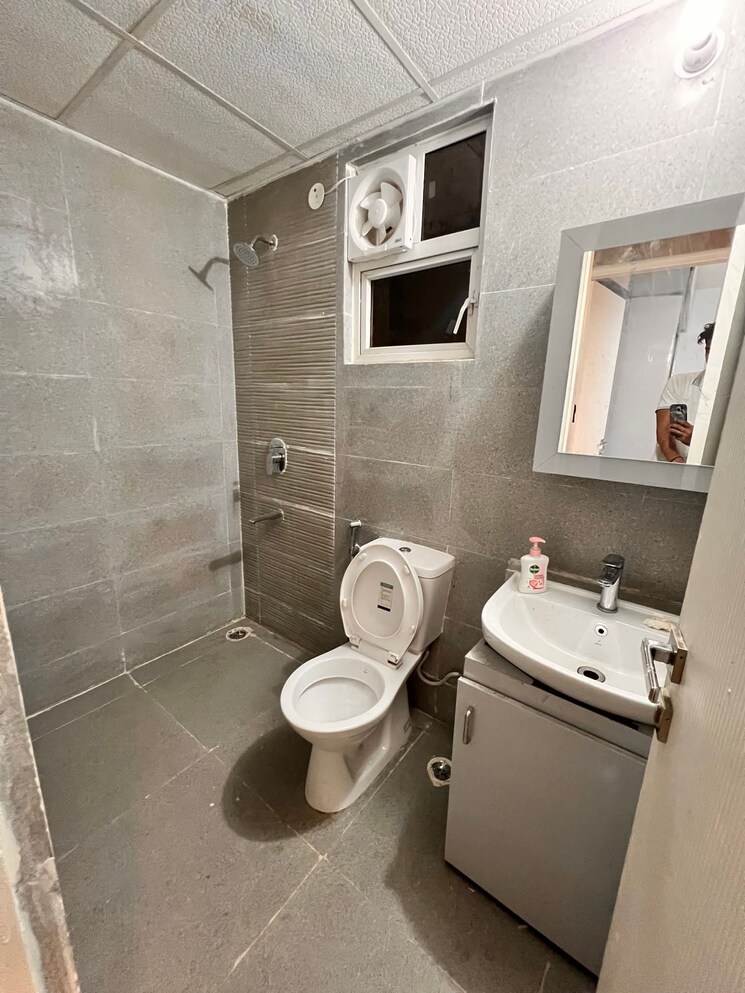 Bathroom, asf-towers 2 Bedroom 1212 Sq.Ft. Builder Floor In Udyog Vihar Phase 4 Gurgaon 9222527