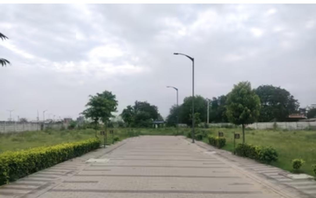 Plot For Sale in Parklands