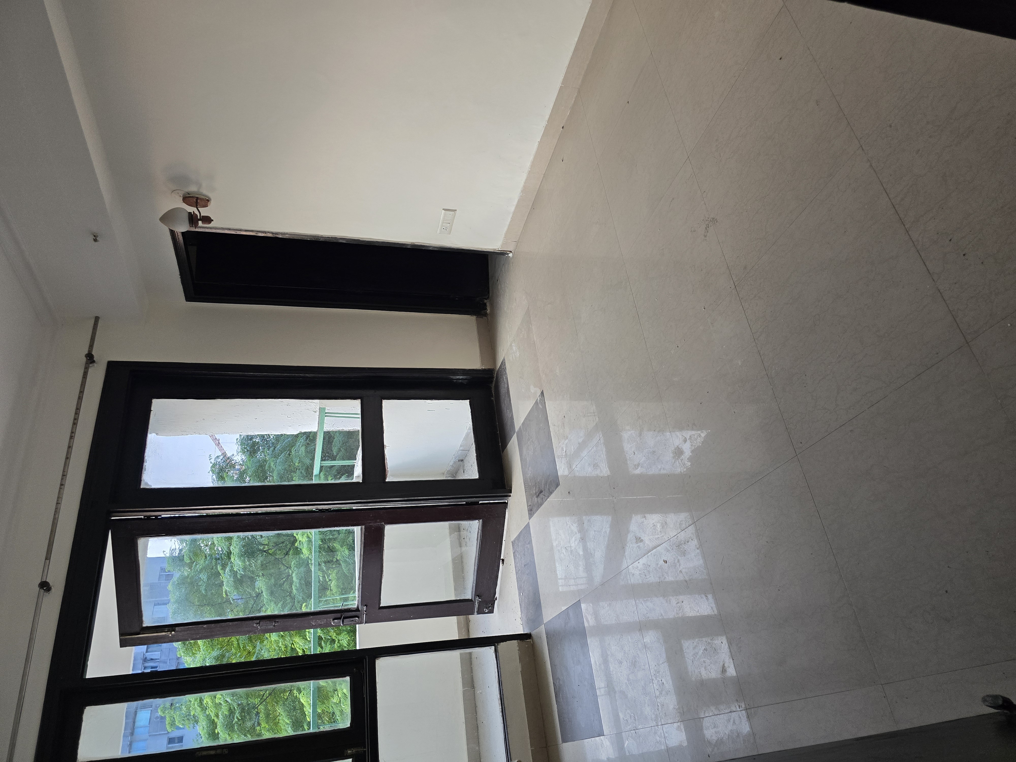 3 BHK + Servant Room Apartment For Rent in Ansal Valley View Estate