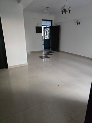 Room in 3 BHK Apartment at Ansal Valley View Estate, Gwal Pahari – for Rent