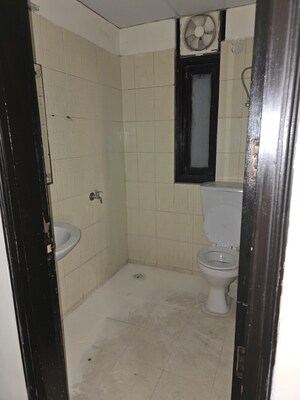 Kitchen in 3 BHK Apartment at Ansal Valley View Estate, Gwal Pahari – for Rent