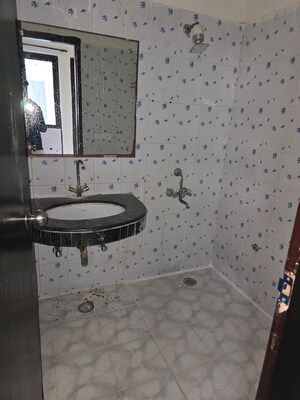 Bathroom in 3 BHK Apartment at Ansal Valley View Estate, Gwal Pahari – for Rent