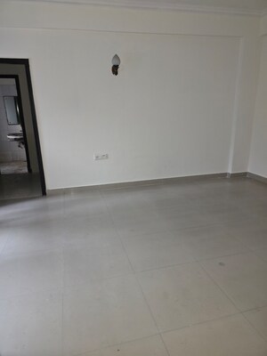 Furnished Amenities in 3 BHK Apartment at Ansal Valley View Estate, Gwal Pahari – for Rent