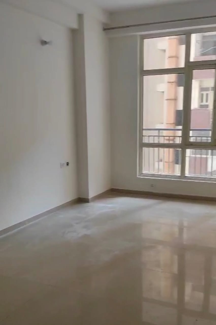 3 BHK 1785 Sq.Mt. Apartment in Kingswood Court