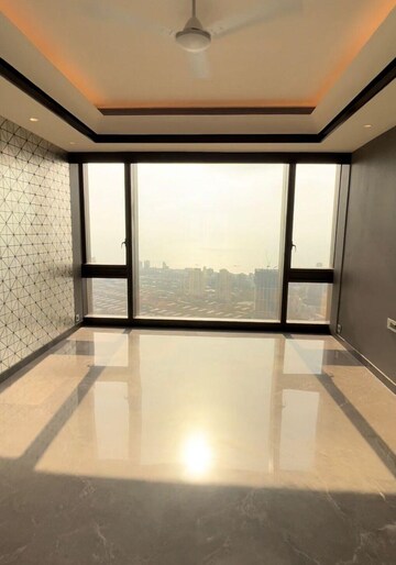 Room in 3 BHK Apartment at Lodha Trump Tower, Worli – for Rent