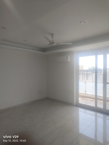 Room in 4 BHK Apartment at Adani Samsara Vilasa, Sector 63 – for Rent