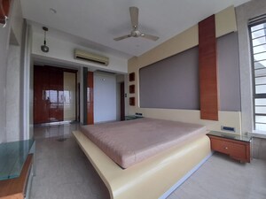 Bedroom in 4 BHK Apartment at Oberoi Realty Woods, Goregaon East – for Rent