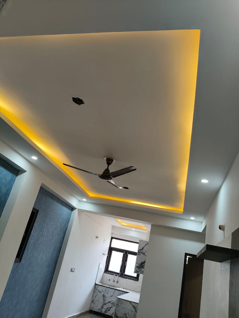 undefined, sector 73 1.5 Bedroom 700 Sq.Ft. Builder Floor In Sector 73 Noida 9223063