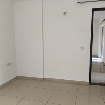Room in 2 BHK Apartment at Wave Executive Floors, Bayana – for Rent