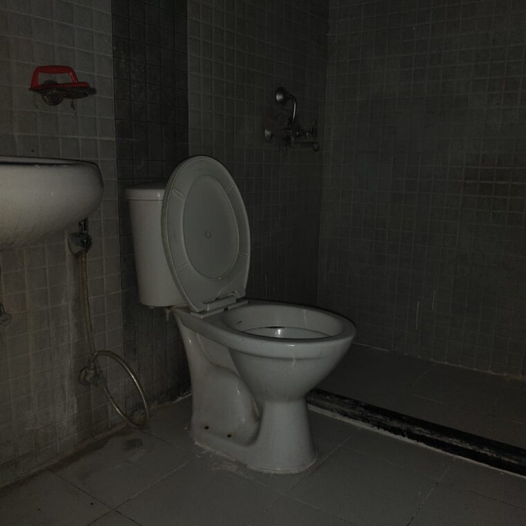 Bathroom, wave-executive-floors 2 Bedroom 559 Sq.Ft. Apartment In Bayana Ghaziabad 9222799