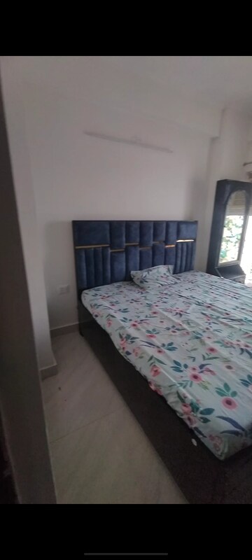 Bedroom in 2 BHK Apartment at Sector 75 – for Rent