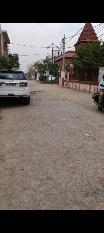 Parking in 3 BHK Independent House at Faizabad Road – for Sale