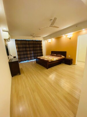 Bedroom in 4 BHK Apartment at DLF The Belaire, Sector 54 – for Rent