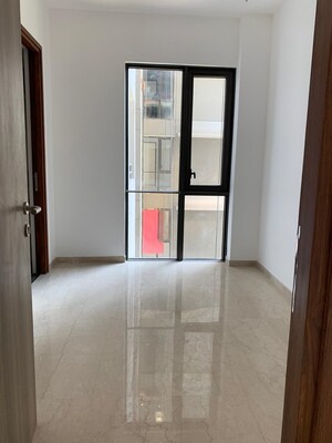 Room in 3 BHK Apartment at Lodha The Park Side, Worli – for Rent